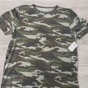 Flag & Anthem Women's Green Camo Short Sleeve T-shirt - Size Large